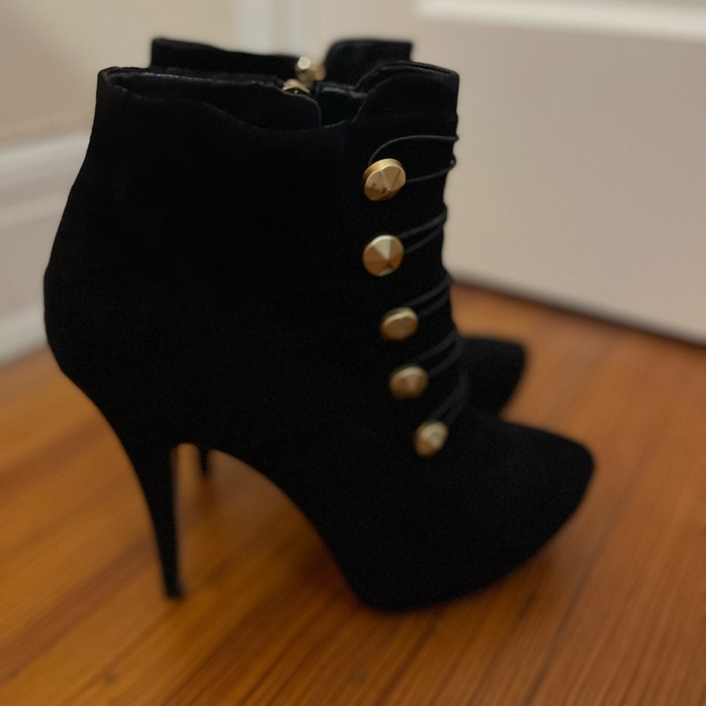 Vince Camuto booties